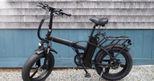 Ciclomotores e bicicletas elétricas: segurança, regulamentação e riscos no trânsito