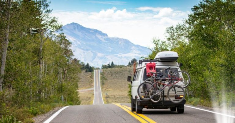 Vai viajar? Saiba quais multas você pode levar durante as férias — e os riscos para a sua CNH